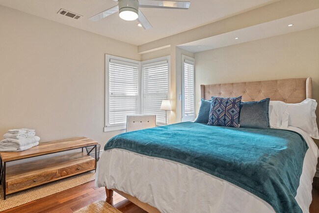 Building Photo - 38 19th Ave