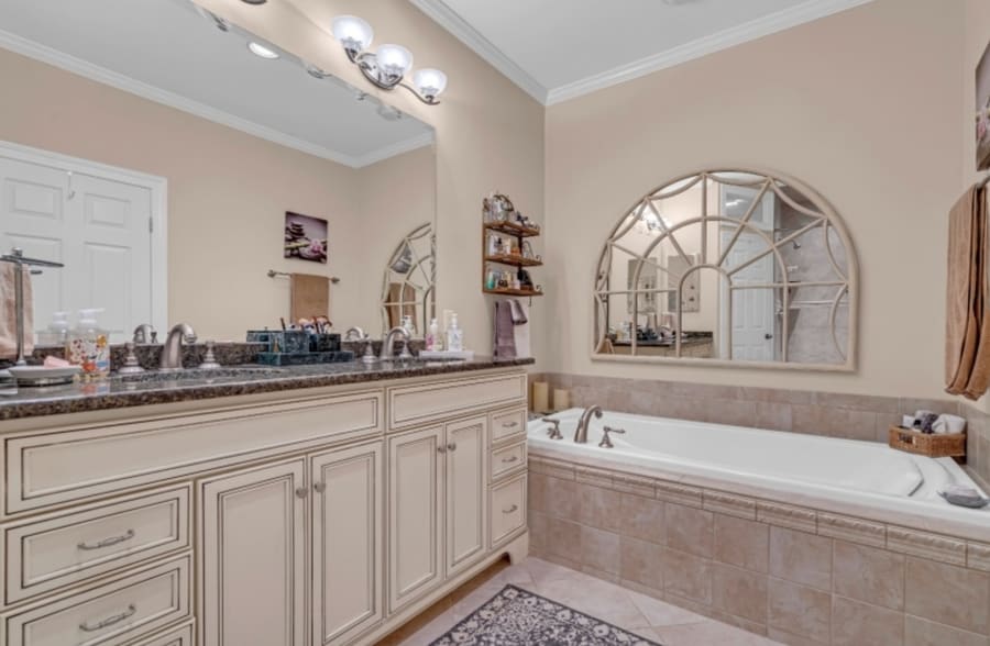 Building Photo - 41 Dickinson Rd