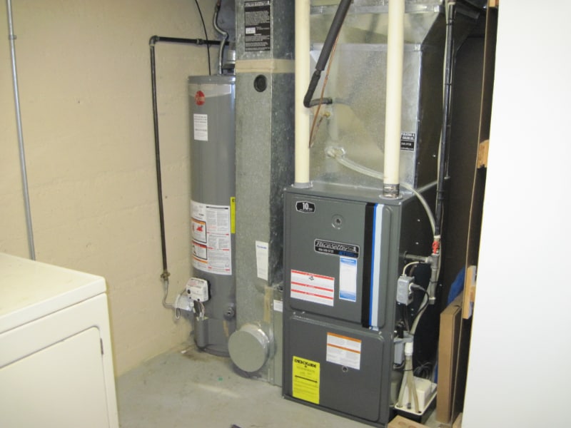 Building Photo - 1746 Alderson Ave