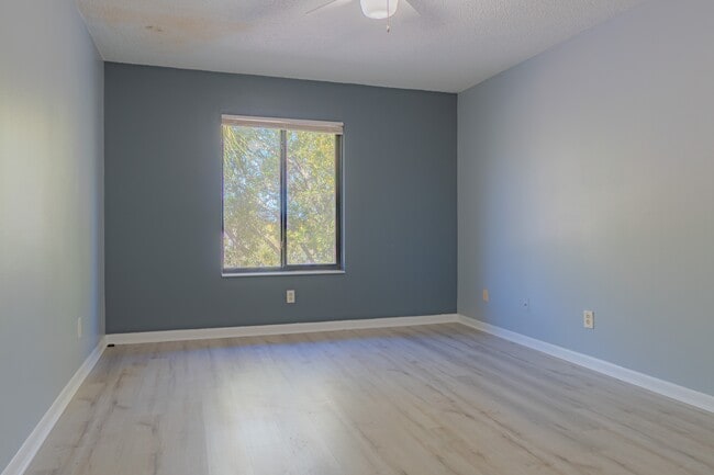 Building Photo - 8215 Sun Spring Cir