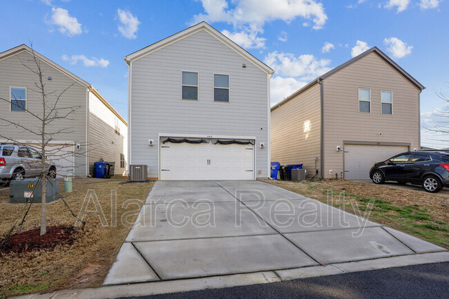Building Photo - 11915 Old Statesville Rd