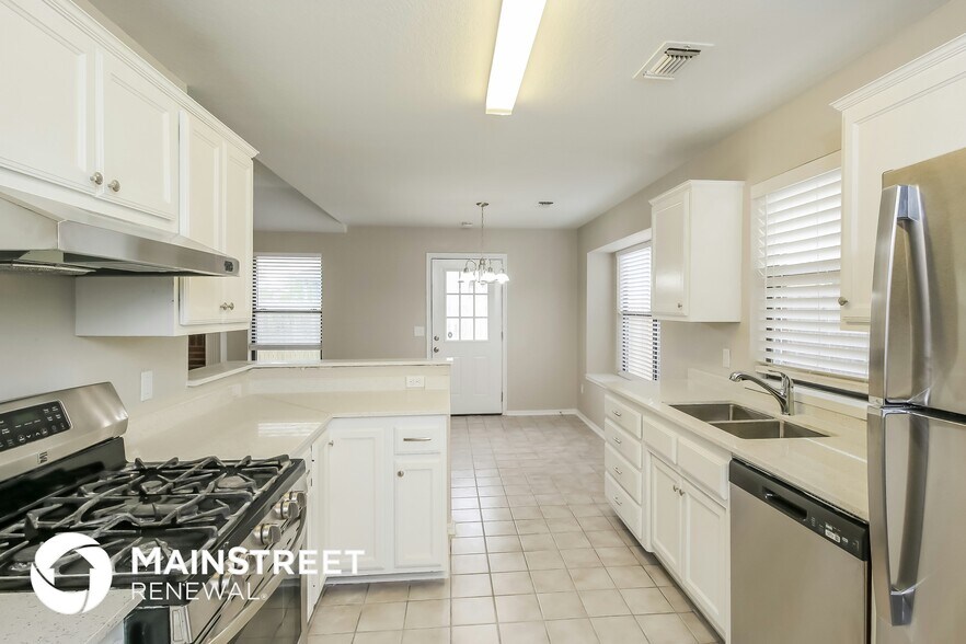 Building Photo - 6104 SE 84th St