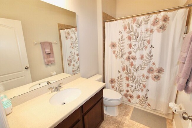Building Photo - Orlando - Furnished, 4 Bedroom, 2 Bathroom...