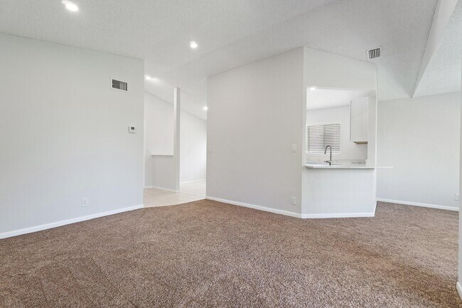 Building Photo - 6531 Chasewood Dr