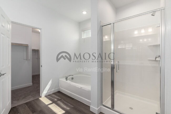 Building Photo - 5736 S Daisy Patch Pl
