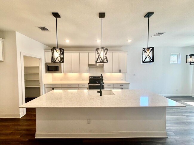 Building Photo - 125 Slenderleaf Dr