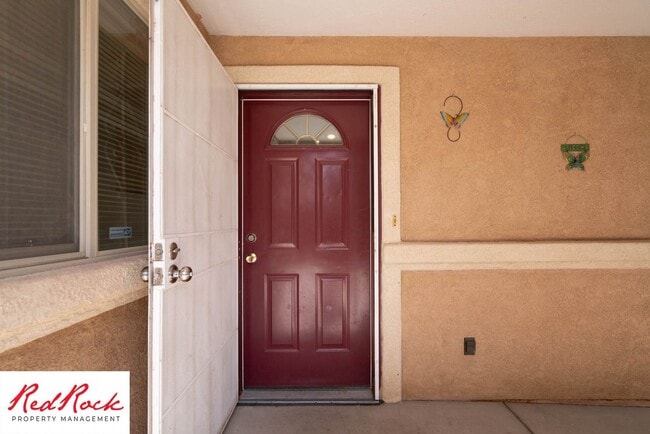 Building Photo - 2 Bedroom and 2 Bathroom Home near Quail C...