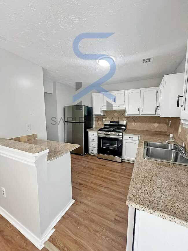 Building Photo - 5749 Wells Cir