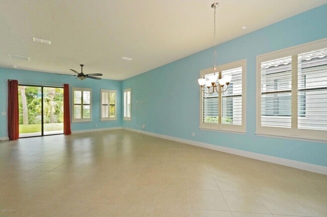 Building Photo - 374 Point Lobos Dr