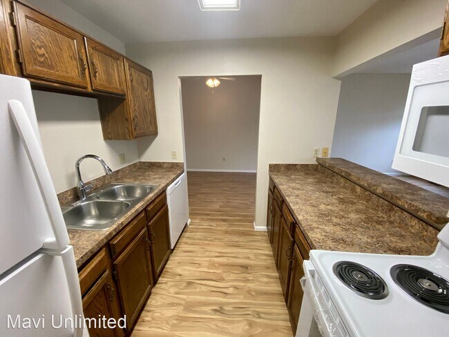 Building Photo - 3 br, 2.5 bath House - 1817 S Union Blvd.