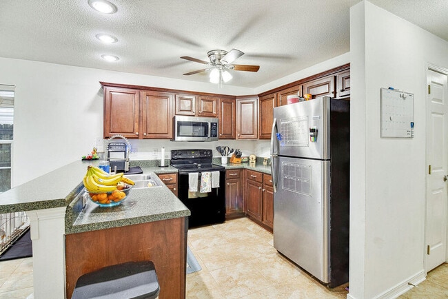 Building Photo - 289 Dahlquist Dr