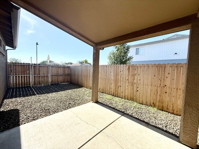 Building Photo - 8195 E Ashley Dr