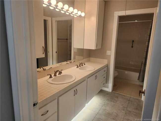 Building Photo - 3624 SW Sunset Trace Cir