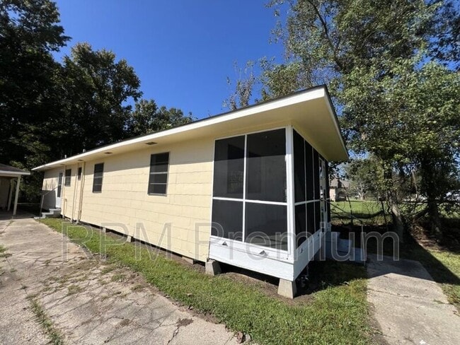 Primary Photo - 13363 Sunshine Rd