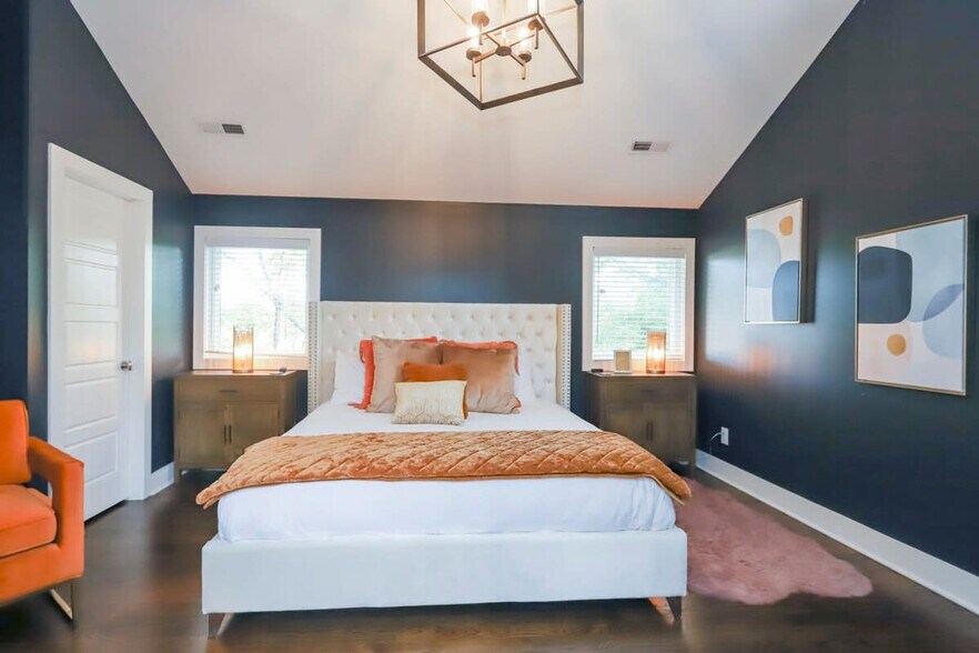 Building Photo - 2208 Elliott Ave