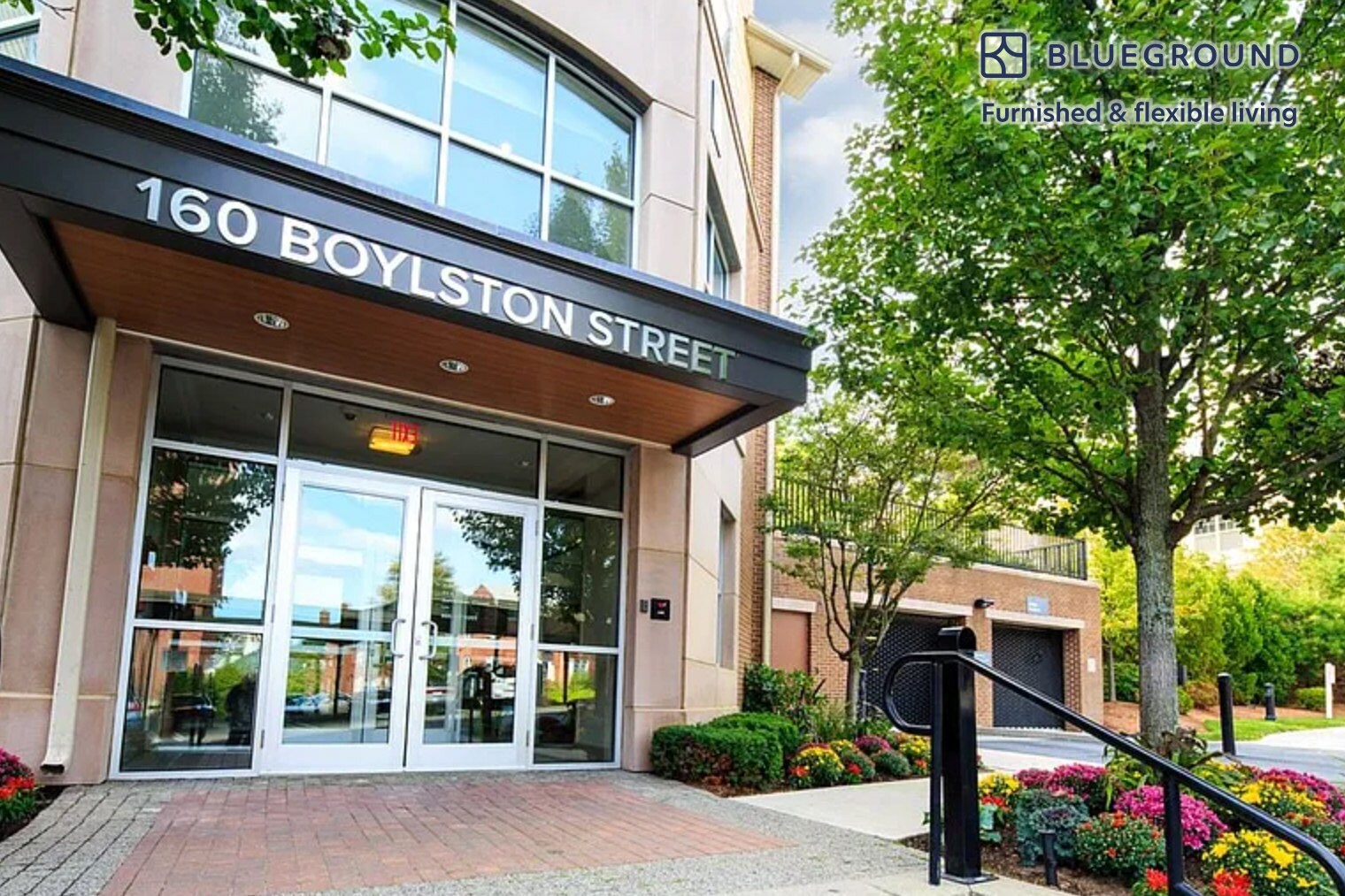 Building Photo - 160 Boylston St