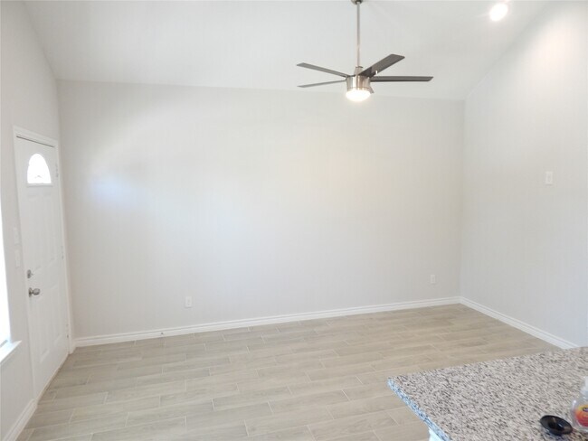 Building Photo - 230 Northlawn St