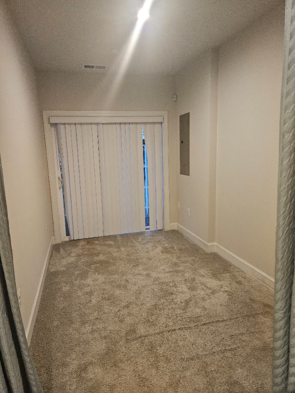 Building Photo - 6201 Quinns Creek Dr