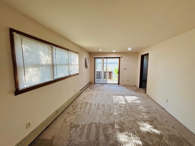Building Photo - 11 3rd St