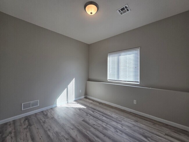 Building Photo - 376 Michaels Court