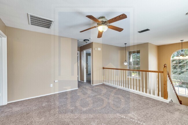 Building Photo - 2104 Grove Dr