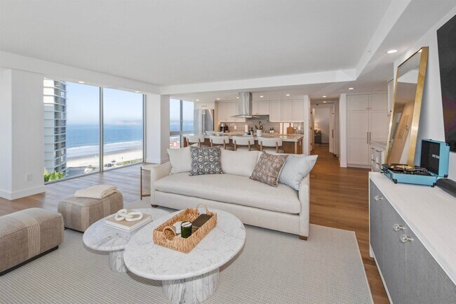 Building Photo - 1710 Avenida Del Mundo