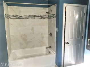 Building Photo - Nice 4 bedroom 2 bath located in Graymoor/...