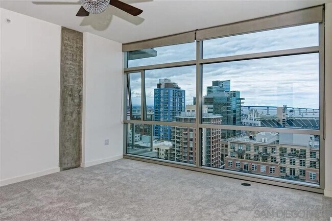 Building Photo - 800 The Mark Ln
