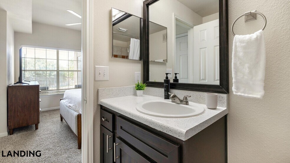 Building Photo - 3250 Hudson Crossing
