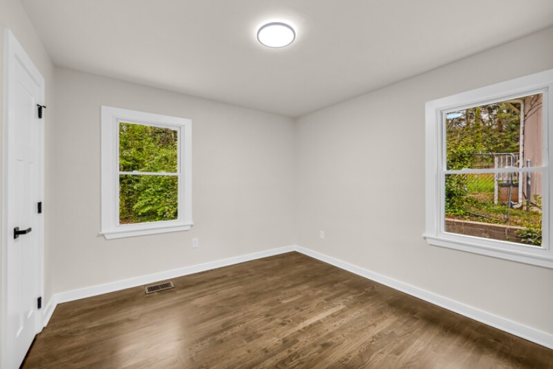 Building Photo - 53 Springside Dr SE