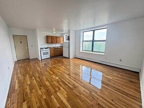 Building Photo - 1 bedroom in BRONX NY 10458