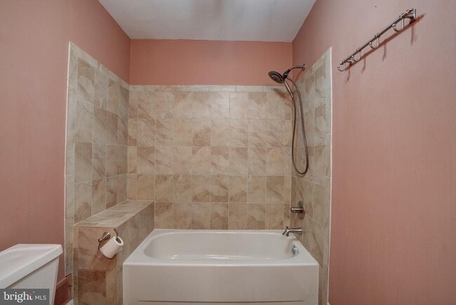 Building Photo - 71 Amity Dr