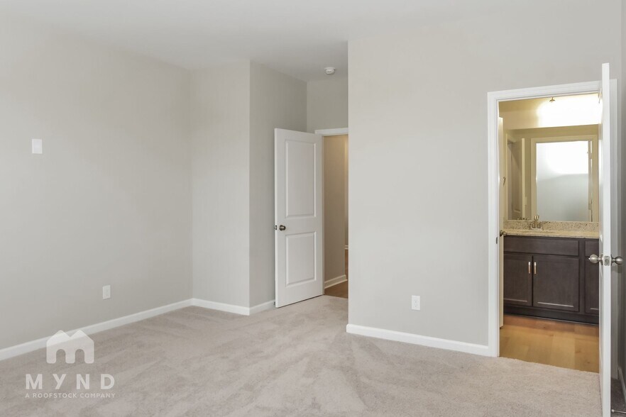 Building Photo - 105 Starview Ct