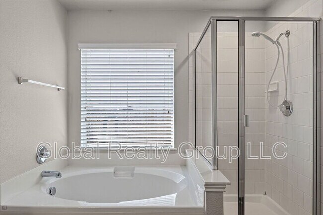 Building Photo - 5240 Brookline