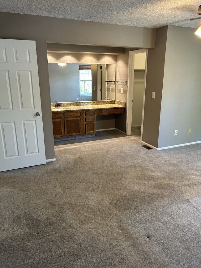 Building Photo - 7610 E Gunnison Pl