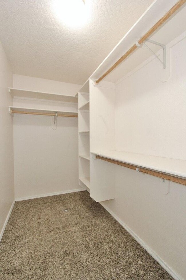 Building Photo - Single-Level Home in Quiet Neighborhood