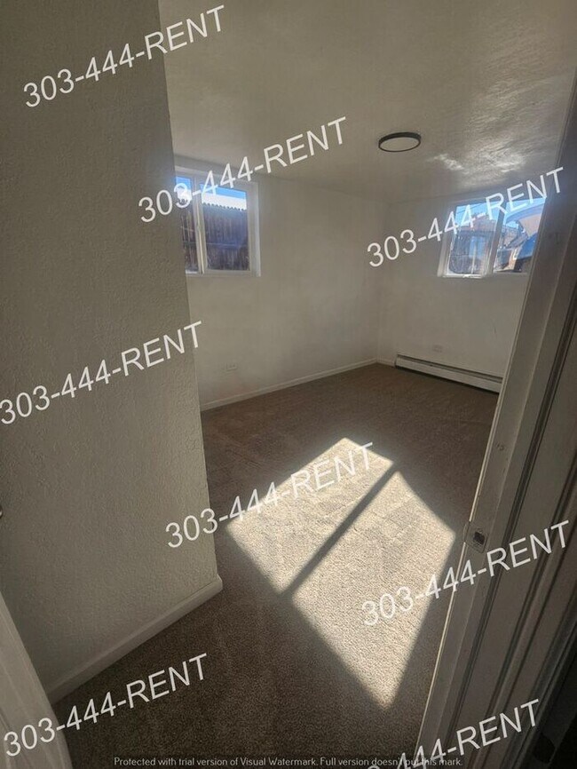 Building Photo - Great Location in Denver! All Utilities Included!