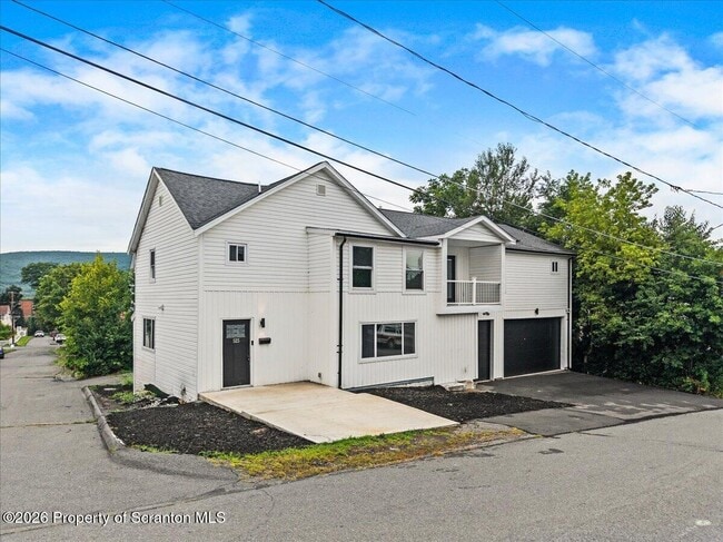 Building Photo - 523 Meyer St