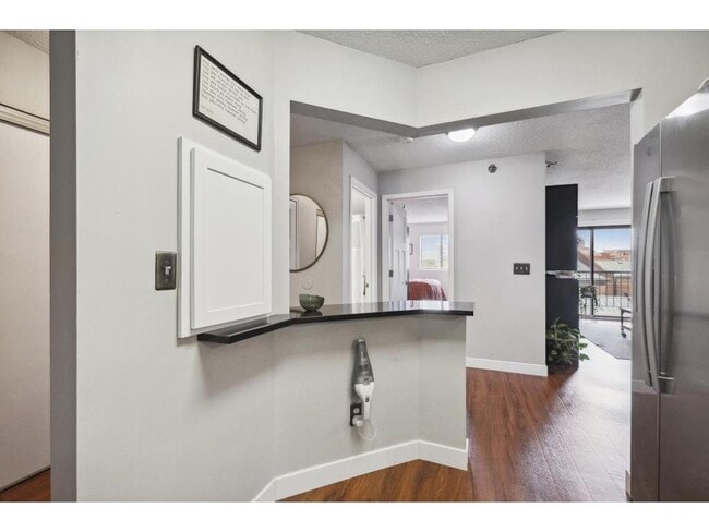 Building Photo - 78 10th St E