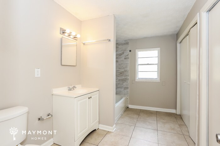 Building Photo - 4728 Lexington Ave