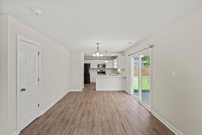 Building Photo - $500 off 1st Month's Rent! Convenience to Camp Lejeune!
