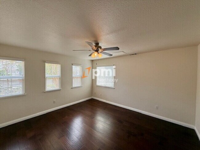 Building Photo - 732 Antiquity Dr