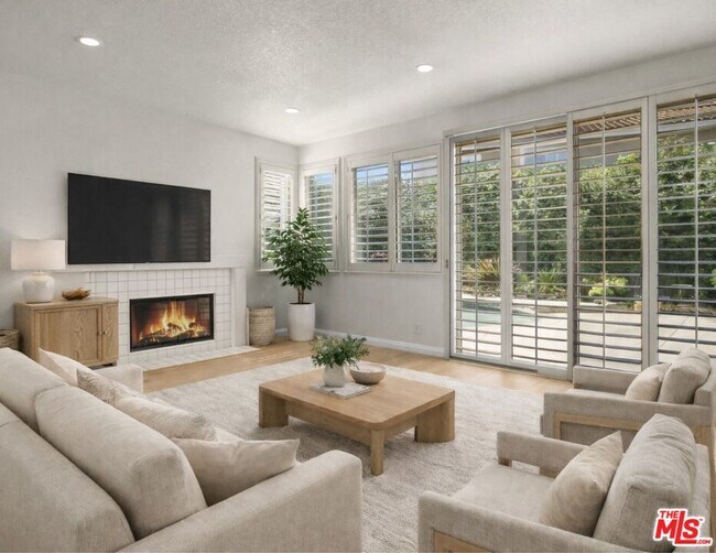 Building Photo - 2605 Country Ln