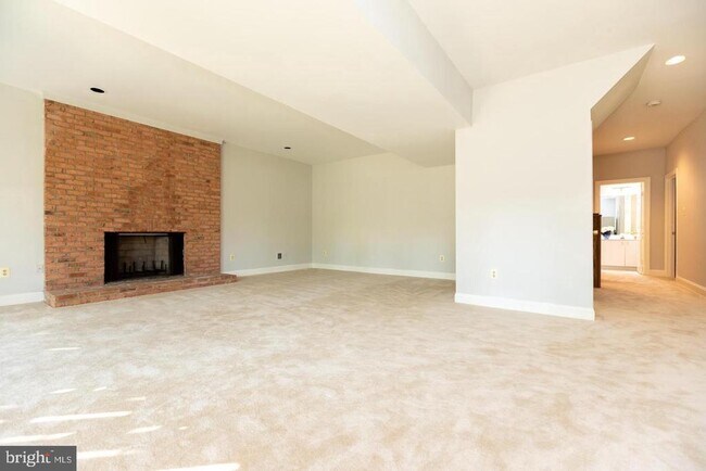 Building Photo - 6413 Wilson Ln