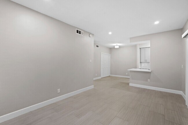 Building Photo - 2300 Augusta Dr