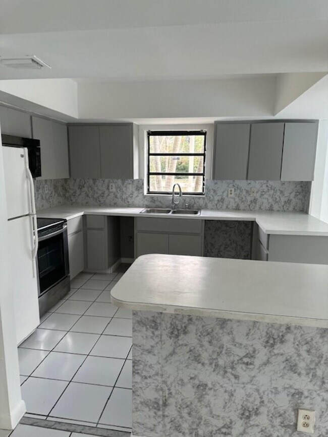 Building Photo - 16700 SW 277th St