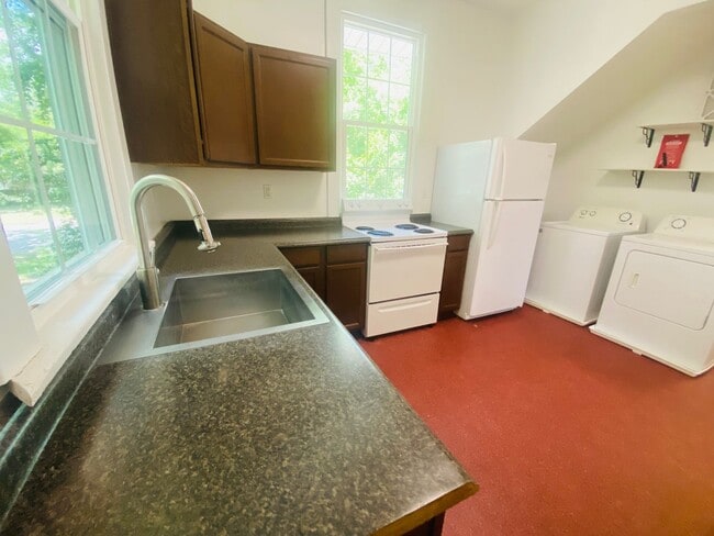 Building Photo - Old Shandon