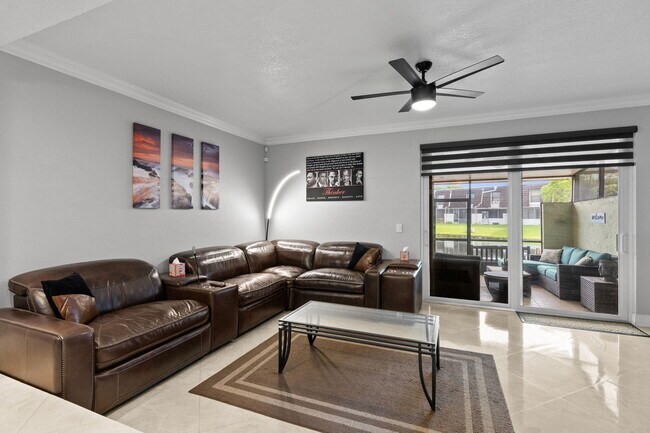 Building Photo - 9119 Limetree Ln