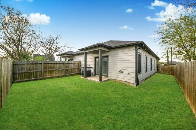 Building Photo - 7980 Ethel St