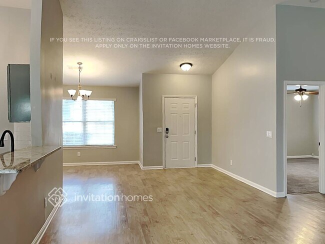 Building Photo - 428 Crested View Dr